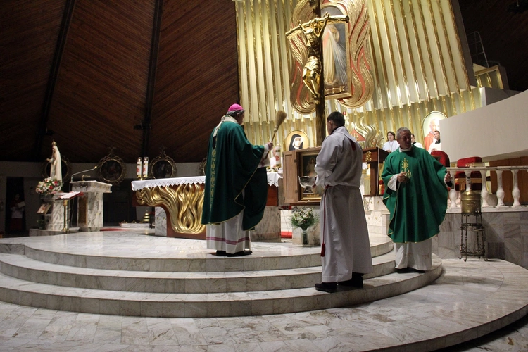 Rozpoczęcie peregrynacji obrazu po rodzinach parafii pw. Miłosierdzia Bożego w Brzegu