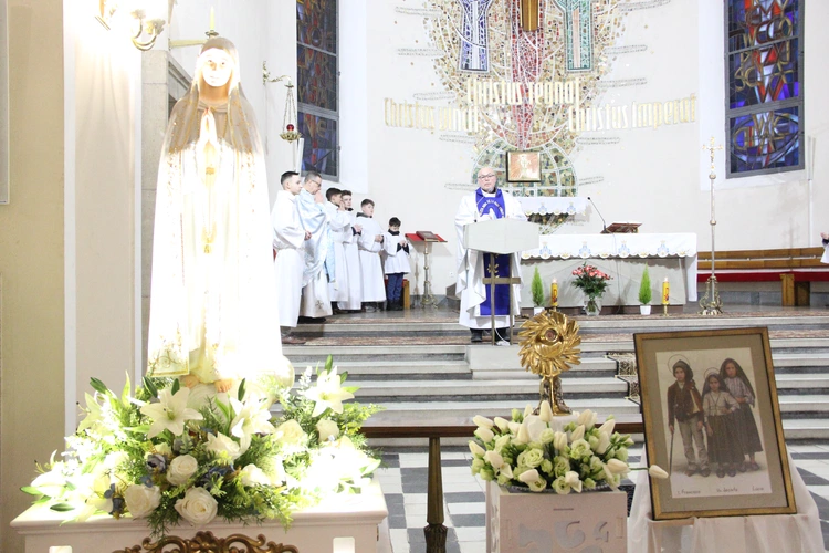Smęgorzów. Wprowadzenie relikwii dzieci fatimskich