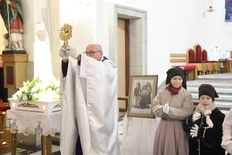 Smęgorzów. Wprowadzenie relikwii dzieci fatimskich