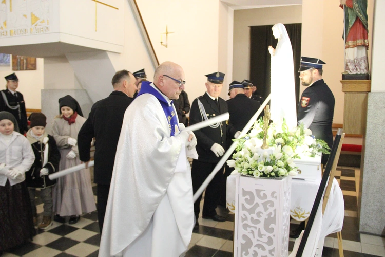 Smęgorzów. Wprowadzenie relikwii dzieci fatimskich