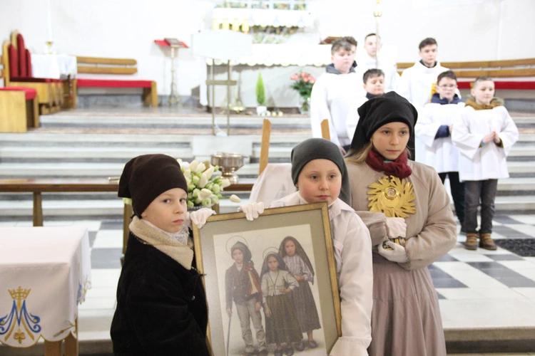 Smęgorzów. Wprowadzenie relikwii dzieci fatimskich