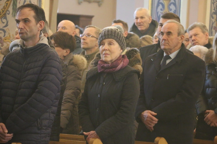 Mława. Konsekrecja ołtarza w parafii pw. św. Stanisława BM - cz. I