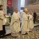 Mława. Konsekrecja ołtarza w parafii pw. św. Stanisława BM - cz. II