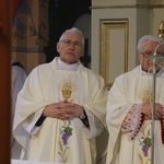 Mława. Konsekrecja ołtarza w parafii pw. św. Stanisława BM - cz. II