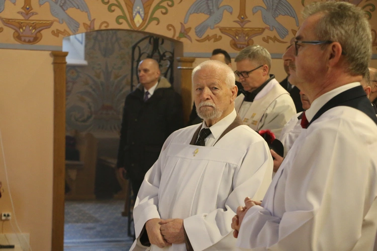 Mława. Konsekrecja ołtarza w parafii pw. św. Stanisława BM - cz. II