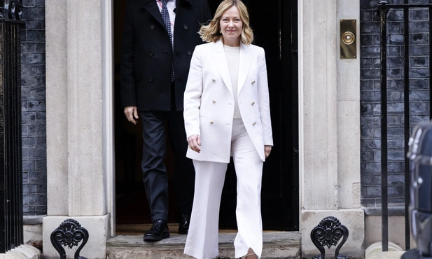 Premier Włoch Meloni będzie łączniczką między Europą a USA?