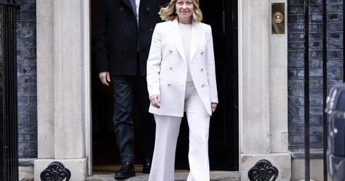 Premier Włoch Meloni będzie łączniczką między Europą a USA?