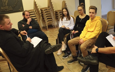 	Uczestnicy podpowiedzą, jak przekazywać wiarę w dobie powszechnej cyfryzacji.