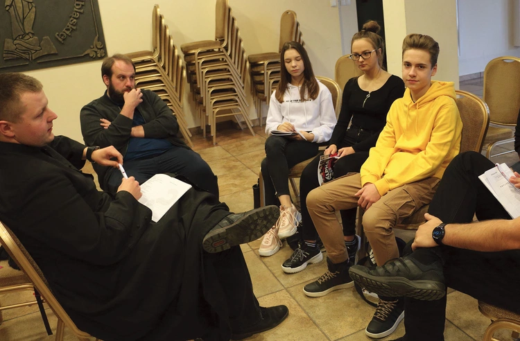 	Uczestnicy podpowiedzą, jak przekazywać wiarę w dobie powszechnej cyfryzacji.