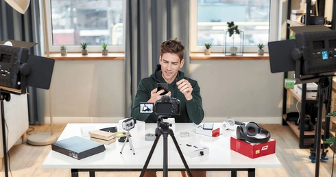 W świecie dram i pranków. Kto rządzi na YouTubie, czyli medialnych dzikich polach?