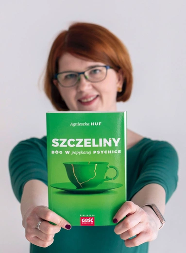Naczynia połączone. Recenzja książki „Szczeliny. Bóg w popękanej psychice”