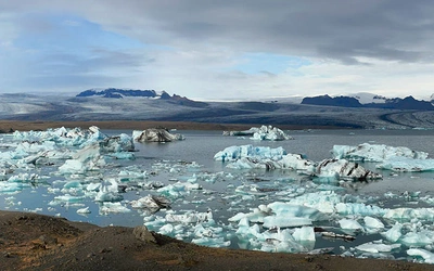 Jökulsárlón – islandzki cud kosztem lodowcowego jęzora.