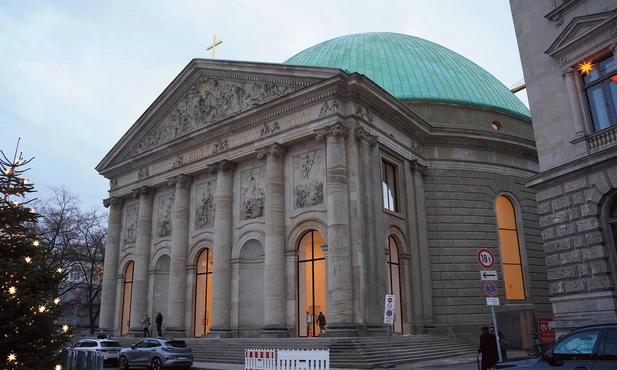 Niemcy: Wzrost liczby przestępstw przeciwko chrześcijanom