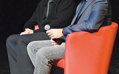 	Piotr Cyrwus (z lewej) i reżyser „Świętej nocy” Jarosław Banaszek prezentowali w Nowym Targu swój nowy film.