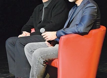 	Piotr Cyrwus (z lewej) i reżyser „Świętej nocy” Jarosław Banaszek prezentowali w Nowym Targu swój nowy film.