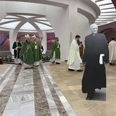 	W homilii bp Adam Wodarczyk zacytował fragment zapisków ks. Blachnickiego: „Próbując ogarnąć całościowo drogę  64 lat mojego życia, widzę, że z punktu widzenia rozwoju życia nowego, życia Bożego we mnie, można w nim wyodrębnić cztery etapy: nowe narodzenie i trzy nawrócenia:  Nawrócenie wiary, Nawrócenie ufności, Narodzenie miłości”.