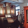 	Na ekspozycji prof. Julian Gembalski zgromadził blisko 500 eksponatów.