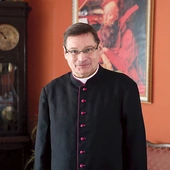 Ks. Krzysztof obecnie posługuje jako proboszcz parafii w Strzegomiu.