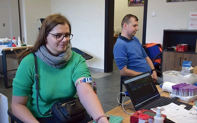 Krwiodawcy w Domu Parafialnym McGivneya.