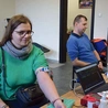Krwiodawcy w Domu Parafialnym McGivneya.