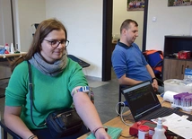 Krwiodawcy w Domu Parafialnym McGivneya.