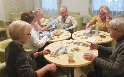 Wolontariusze przy pracy. 
