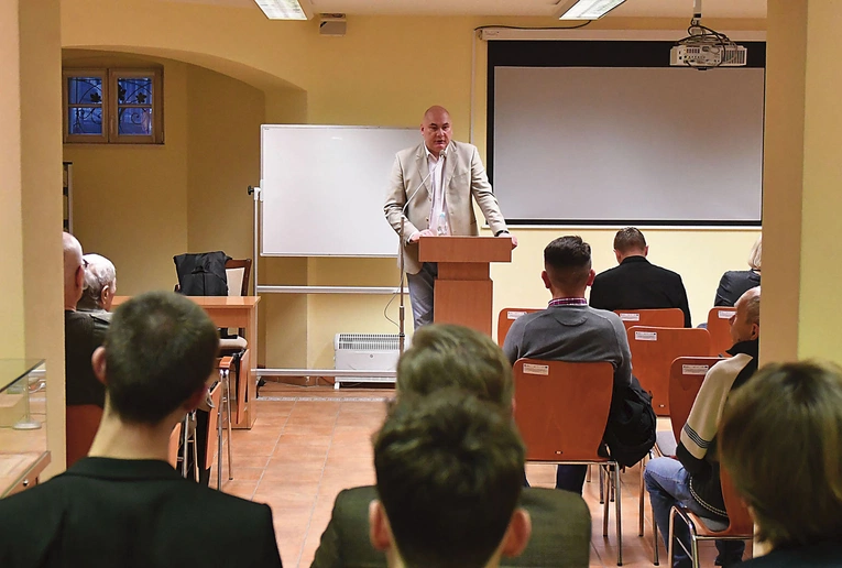 Spotkania organizowane przez IPN przybliżają najnowsze dzieje.