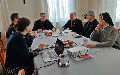 Abp Kupny: Nie chcemy zakończyć synodu postawieniem kolejnego dokumentu na półce