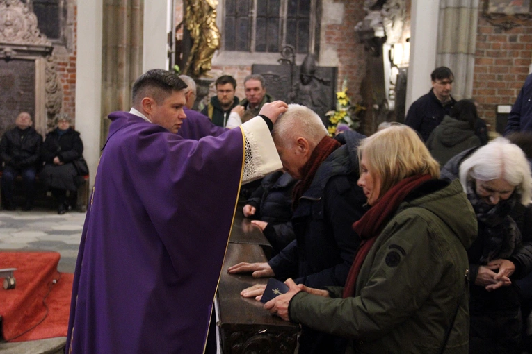 Środa Popielcowa 2025 w archikatedrze wrocławskiej