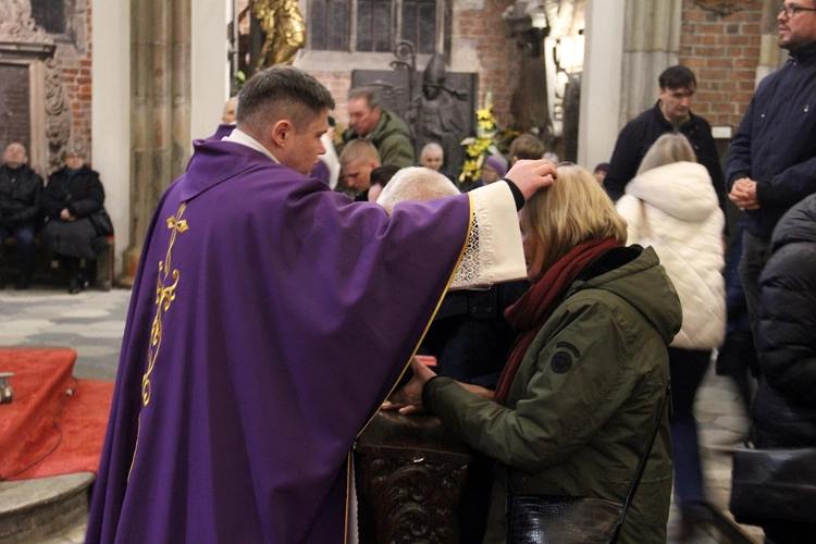 Środa Popielcowa 2025 w archikatedrze wrocławskiej