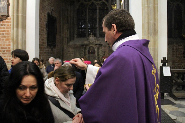 Środa Popielcowa 2025 w archikatedrze wrocławskiej