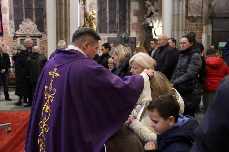 Środa Popielcowa 2025 w archikatedrze wrocławskiej
