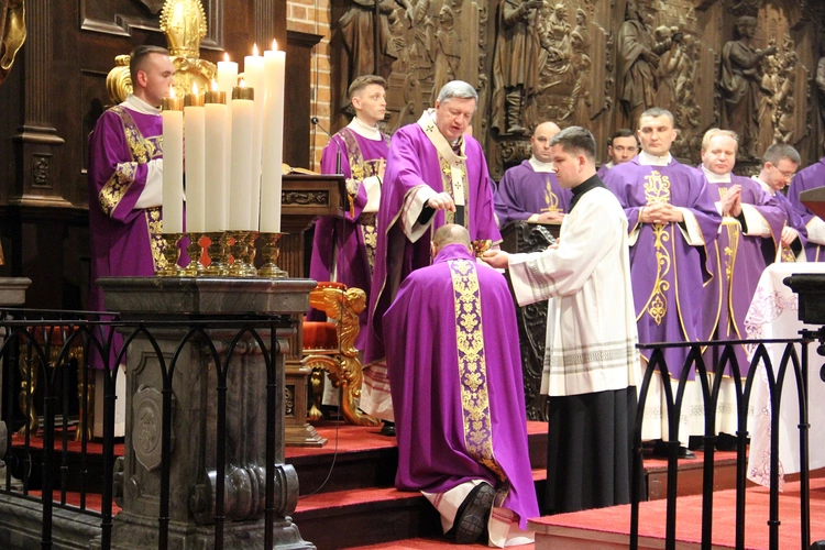 Środa Popielcowa 2025 w archikatedrze wrocławskiej