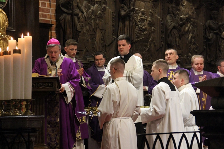 Środa Popielcowa 2025 w archikatedrze wrocławskiej