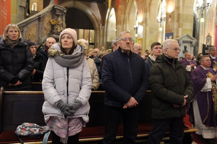 Środa Popielcowa 2025 w archikatedrze wrocławskiej