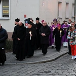 Liturgia stacyjna w Opolu. Procesja do kościoła "na Górce"
