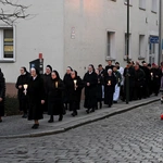 Liturgia stacyjna w Opolu. Procesja do kościoła "na Górce"