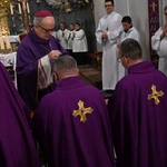 Liturgia stacyjna w Opolu. Msza św. z obrzędem posypania głów popiołem