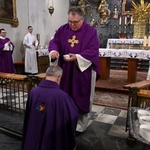 Liturgia stacyjna w Opolu. Msza św. z obrzędem posypania głów popiołem