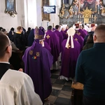 Liturgia stacyjna w Opolu. Msza św. z obrzędem posypania głów popiołem