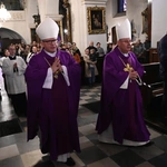 Liturgia stacyjna w Opolu. Msza św. z obrzędem posypania głów popiołem