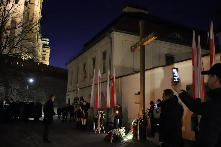 Abp Jędraszewski: Krzyż jest wołaniem Chrystusa o miłosierdzie dla ludzi