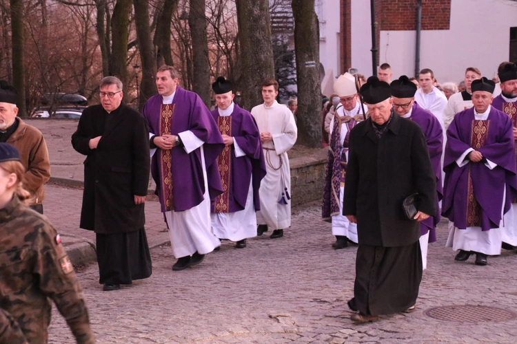 Płock. Popielec w katedrze