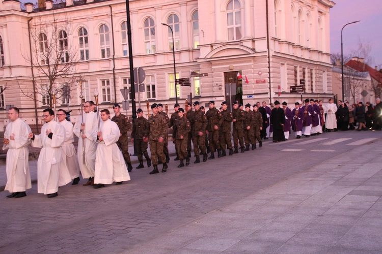 Płock. Popielec w katedrze