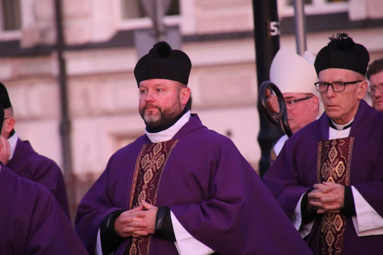 Płock. Popielec w katedrze
