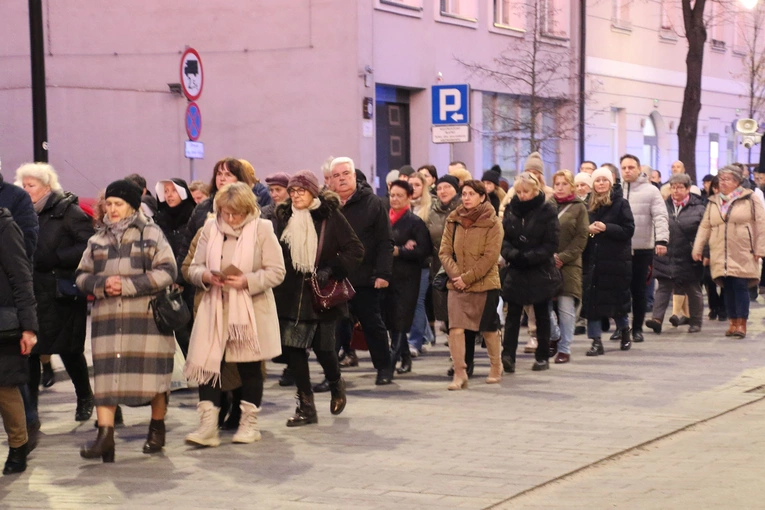 Płock. Popielec w katedrze