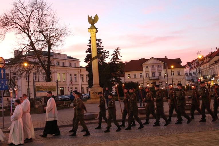 Płock. Popielec w katedrze