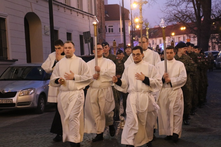 Płock. Popielec w katedrze