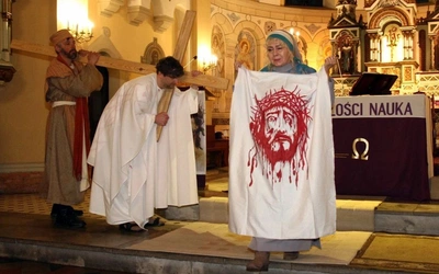 Droga Krzyżowa oczami Maryi 