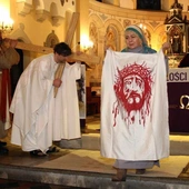 Droga Krzyżowa oczami Maryi 